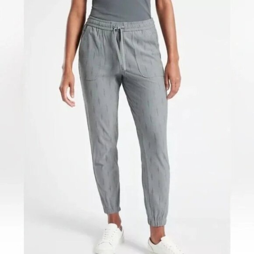 NWT Athleta Farallon Printed Jogger Pants Grey Print Drawstring Women‎ Size 22